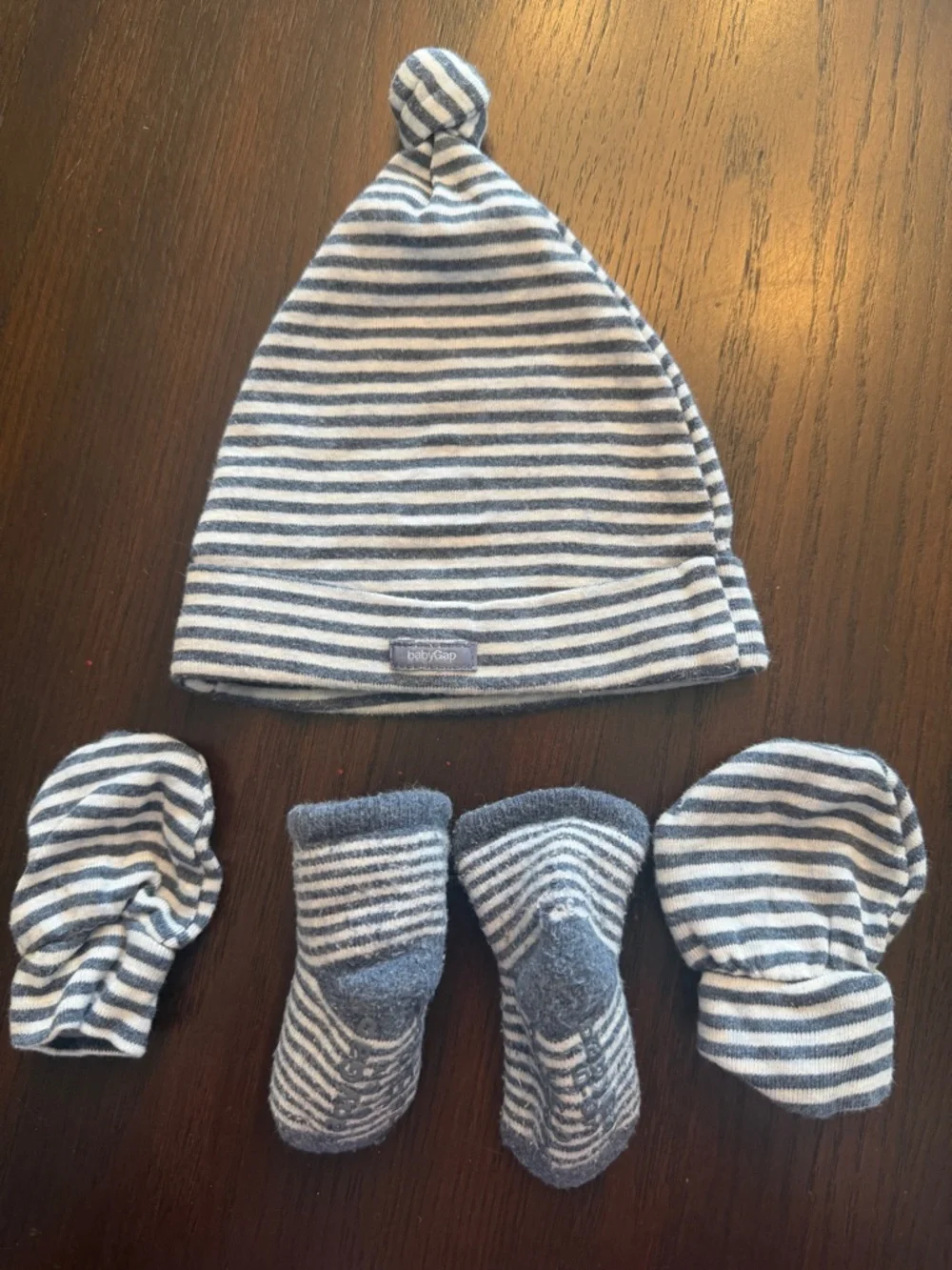 Baby Gap 10 Pc Newborn Hat Mitten Sock Set 0-3M Blue Gray Cotton Gift